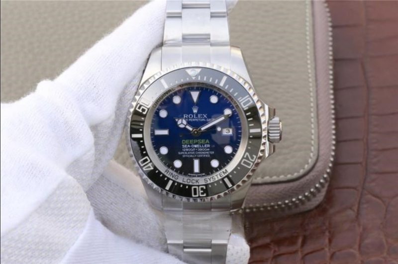 Rolex Sea-Dweller 126660.2 Men Blue & Black 44MM