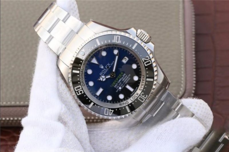 Rolex Sea-Dweller 126660.2 Men Blue & Black 44MM