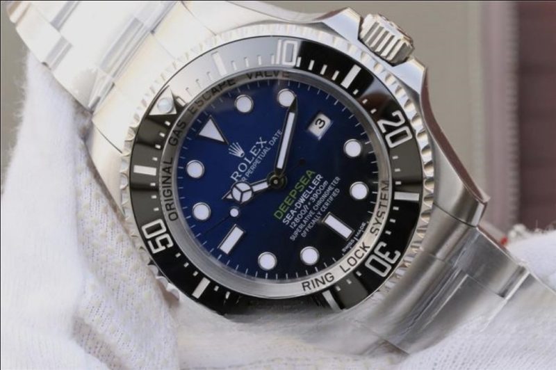 Rolex Sea-Dweller 126660.2 Men Blue & Black 44MM